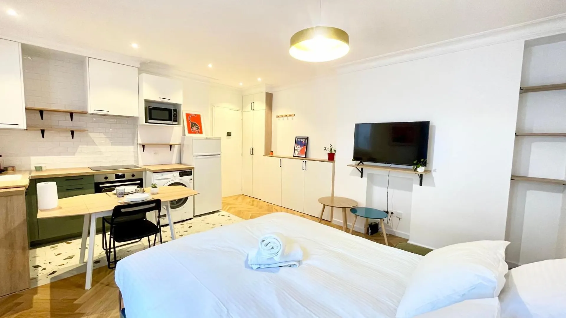 Justine Suite, Place De La Republique Paris 0*,