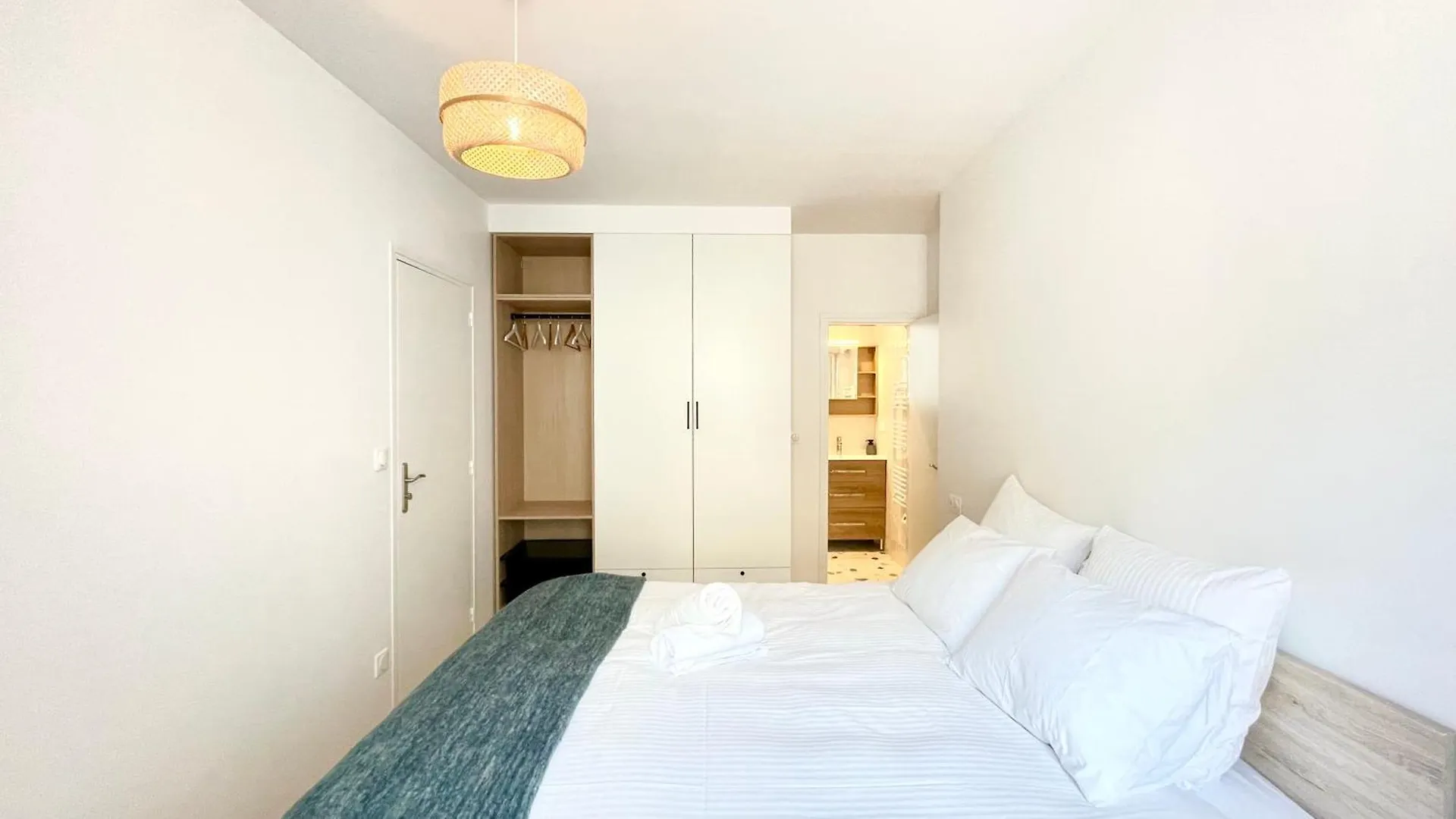 Apartment Justine Suite, Place De La Republique Paris