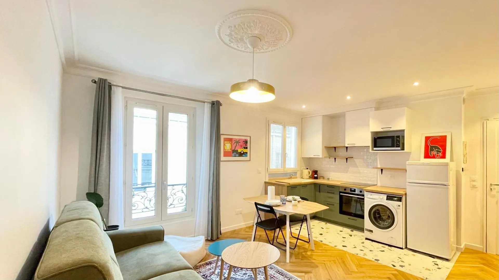 Justine Suite, Place De La Republique Paříž
